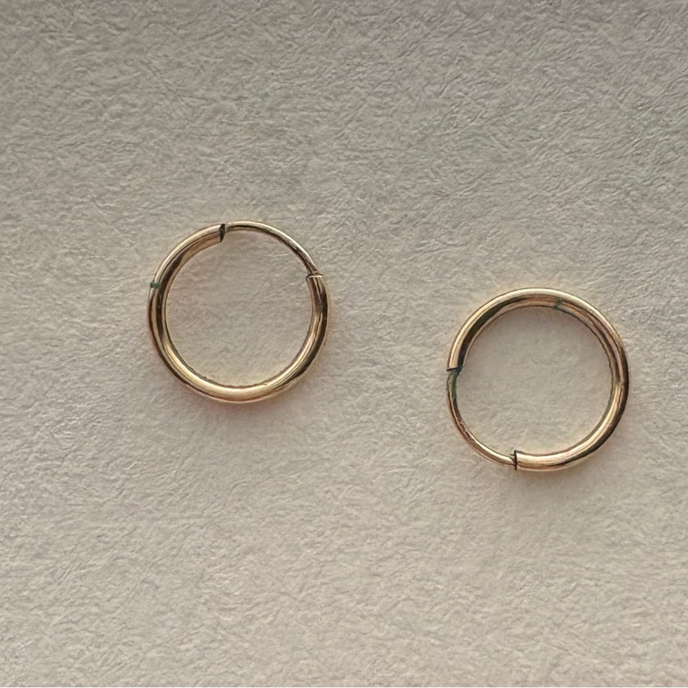 Dainty Gold Huggie Hoop Earrings